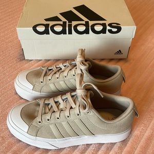 Adidas Bravada 2.0 Platform trainer 8.5